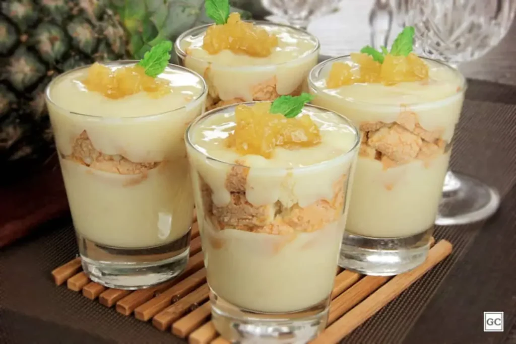 Gelado de Abacaxi no Copo